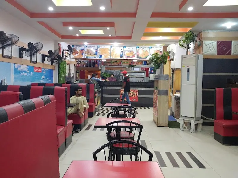 Chicken Hut, Chophouse Restaurant in Chiniot