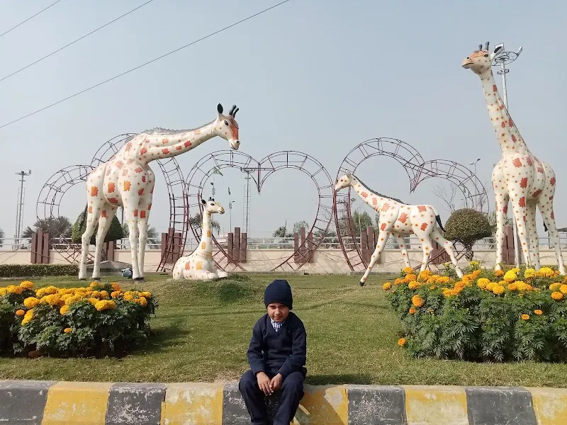 VIP Town sheikhupura, Houseboat Rental Service in Sheikhupura