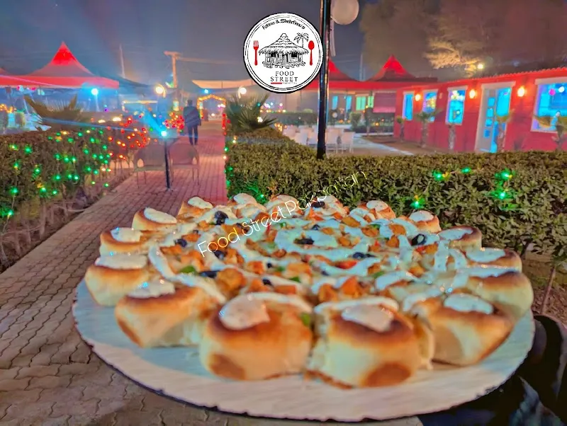 F&S Food Street Pakpattan, Polish Restaurant in Green Town