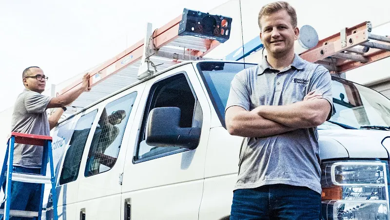 Efficient Electric, Electrician in Glendale