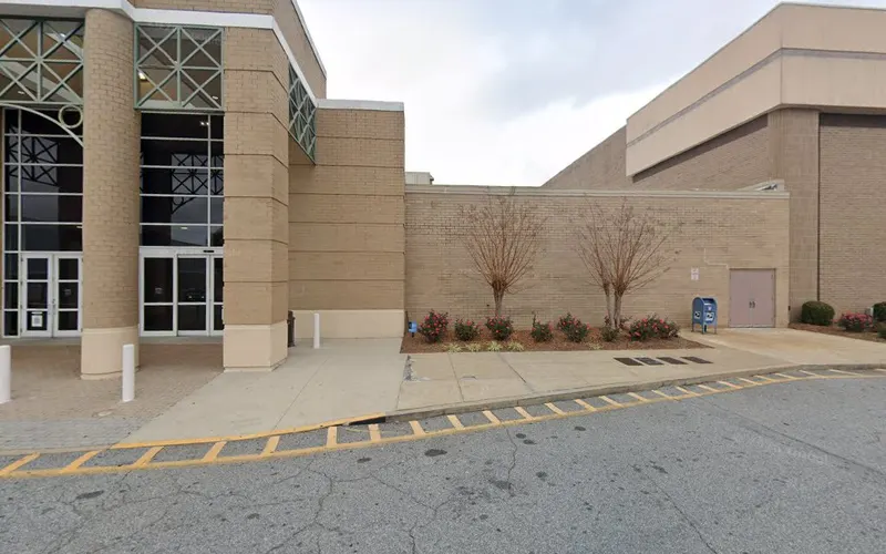 iFixandRepair - Peachtree Mall, Mobile Phone Repair in 3131 Manchester Expy Suite 29A