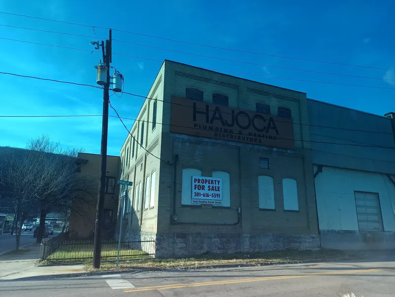 Hajoca, plumber in 1418 Fruitville Pike
