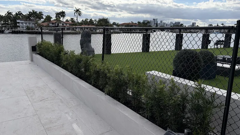 A-Hinze Fence Contractors, Fence Contractor in Fort Lauderdale