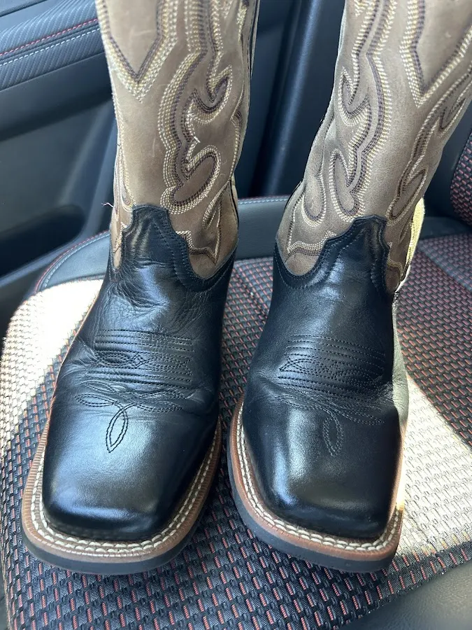 Trawood Boot & Shoe Repair, Shoe Repair Shop in El Paso