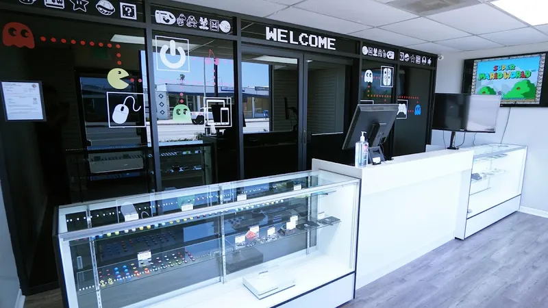 fixLab, Electronics Repair Shop in Thornton