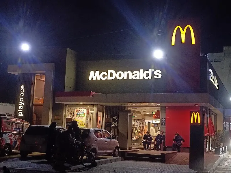 McDonald's, Sundae Restaurant in Gujranwala