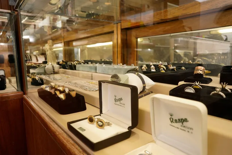 Raspa Jewelers, Jewelry Repair in Highland Park