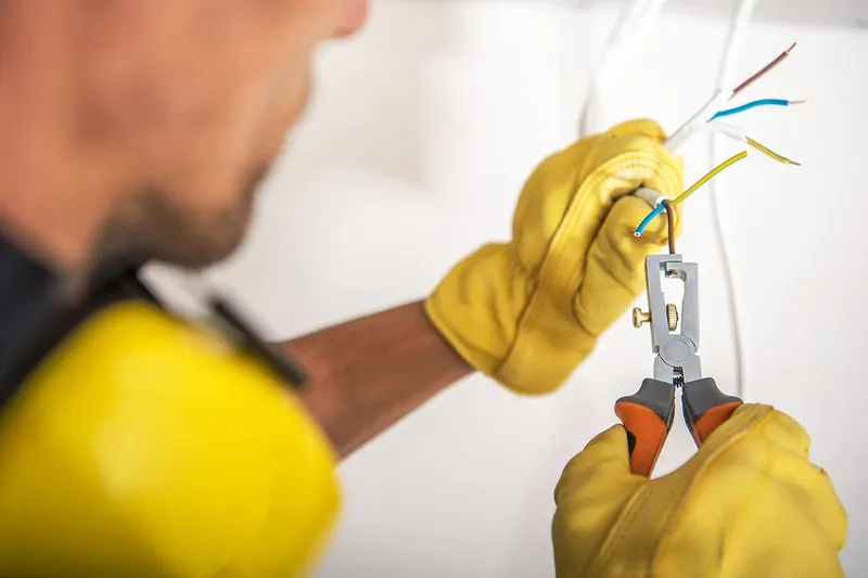 Shields Electric Inc., Electrician in Tempe
