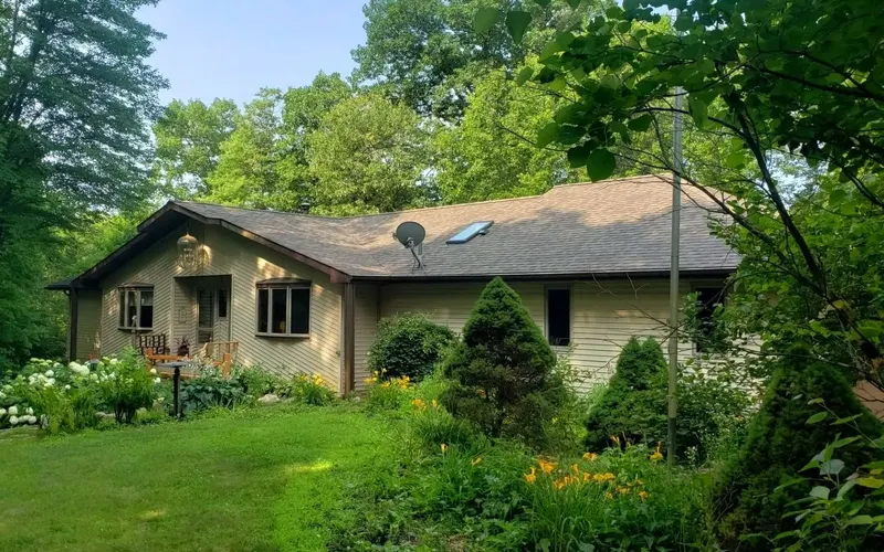 Rons Roofing LLC