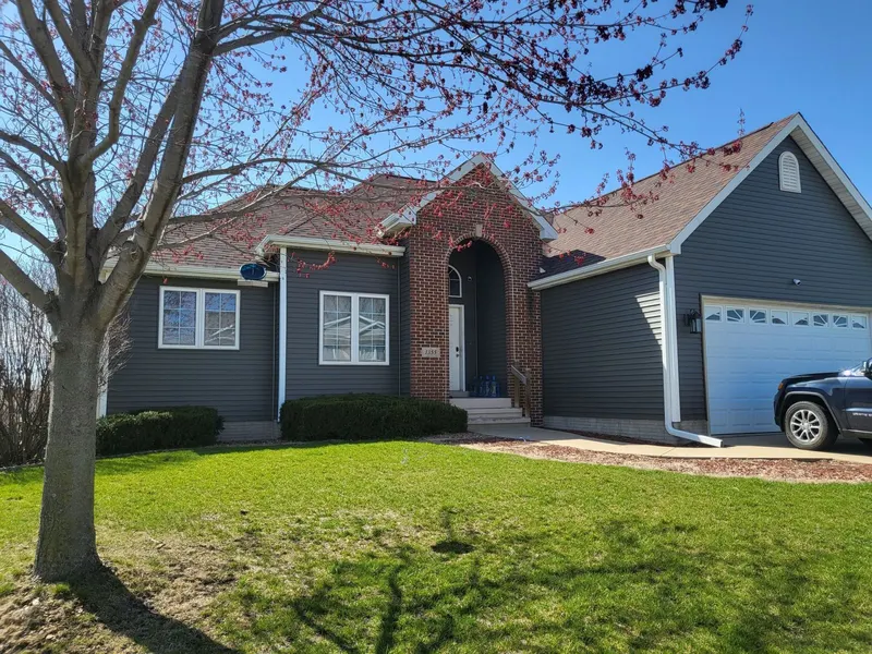 Serenity Home Transformations, LLC, Roofing Repair in Cedar Rapids