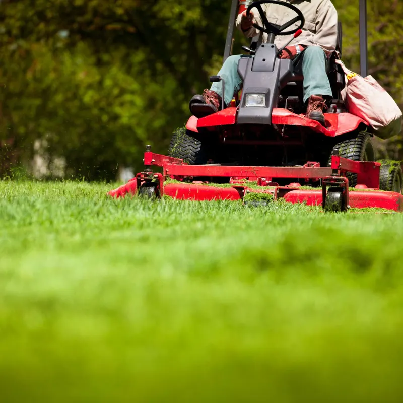 BLUE TRAIL LAWN CARE, Landscaper in North Haven