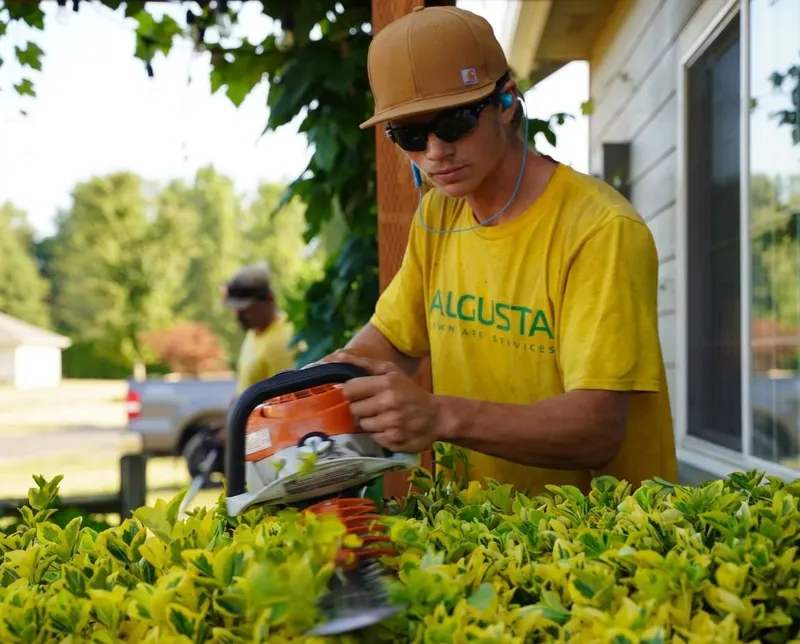 Augusta Lawn Care of Clinton, Lawn Care Service in Clinton