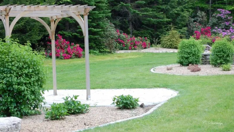 JCB Designscapes LLC, Landscaper in Newport